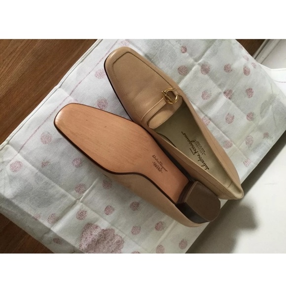 Salvatore Ferragamo Boutique Leather Shoes style #DB60061 F20 9 1/2 C